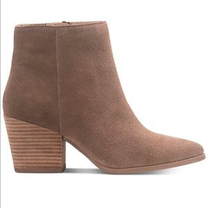 American Rag Erynyl Taupe Booties Size 7